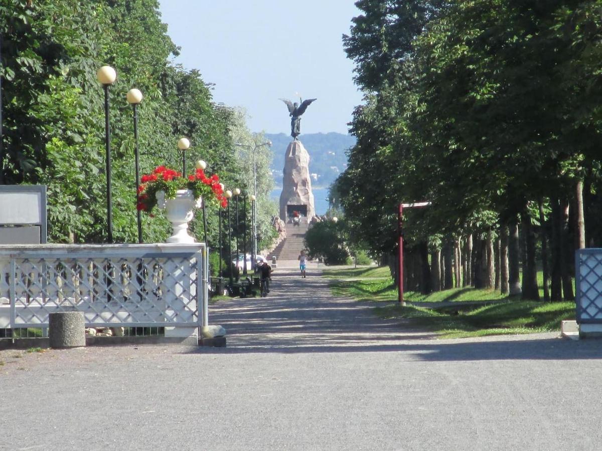 1 Bedroom Apartment Near Kadriorg Swan Pond Tallinn Luaran gambar